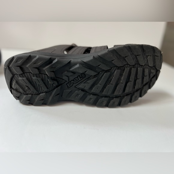 EUC Men’s TEVA All Terrain/Water Sandals - Picture 9 of 12